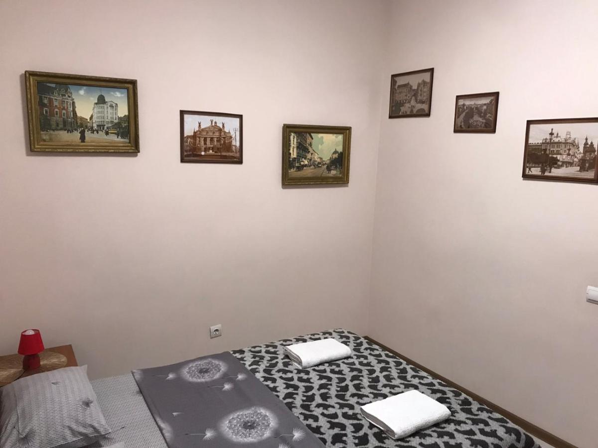 Two-Bedroom Apartment In 10 Min To The Opera Theatre Lviv Bagian luar foto