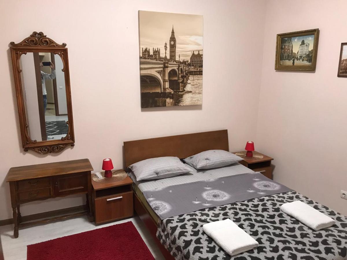 Two-Bedroom Apartment In 10 Min To The Opera Theatre Lviv Bagian luar foto
